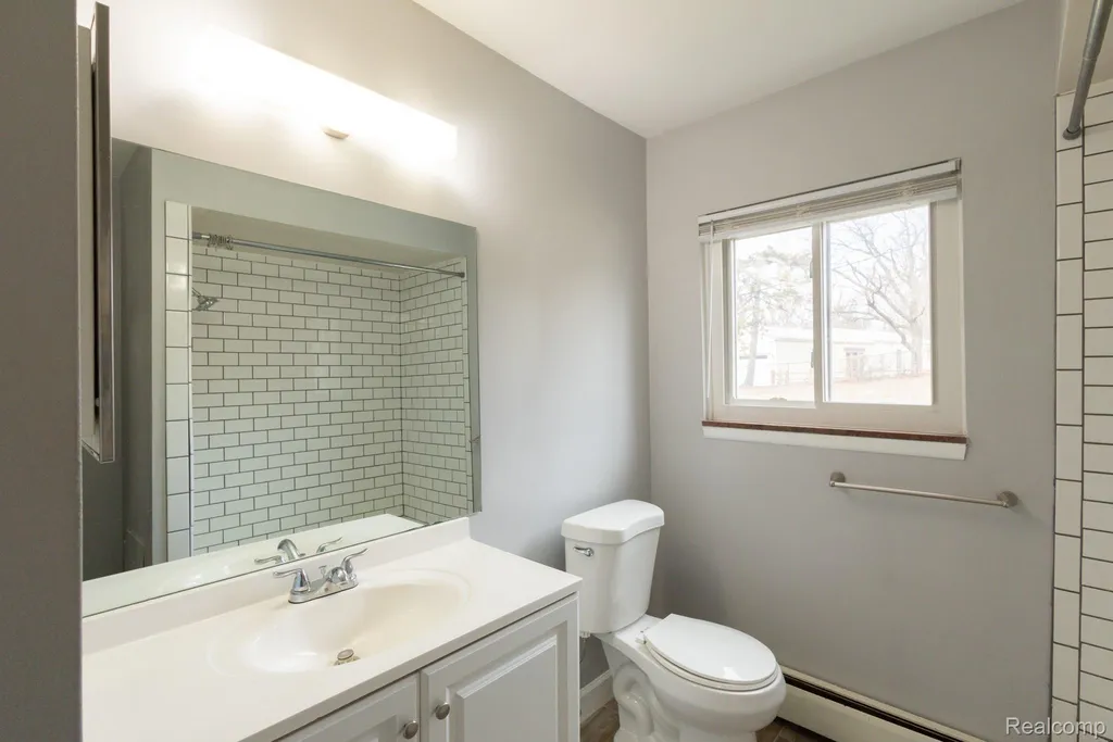 495 Miller Avenue Rochester City MI 48307