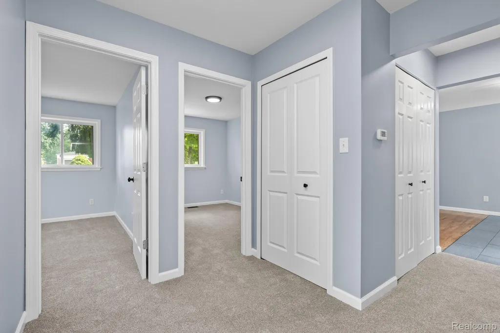 32969 Lyndon Street Livonia City MI 48154