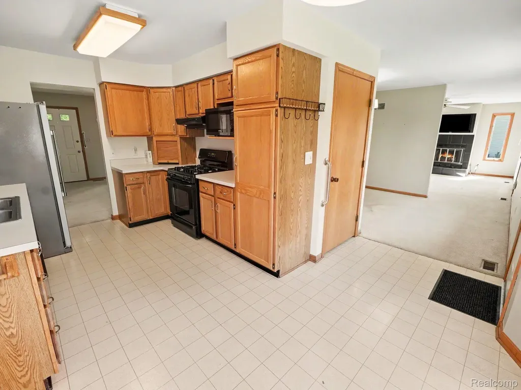 415 Bennington Court Saline City MI 48176