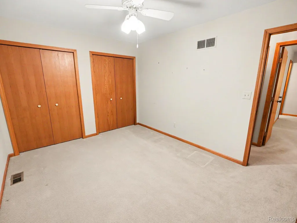 415 Bennington Court Saline City MI 48176