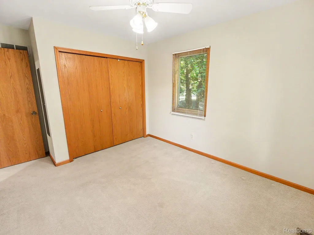 415 Bennington Court Saline City MI 48176