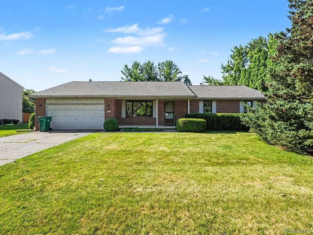 415 Bennington Court Saline City MI 48176