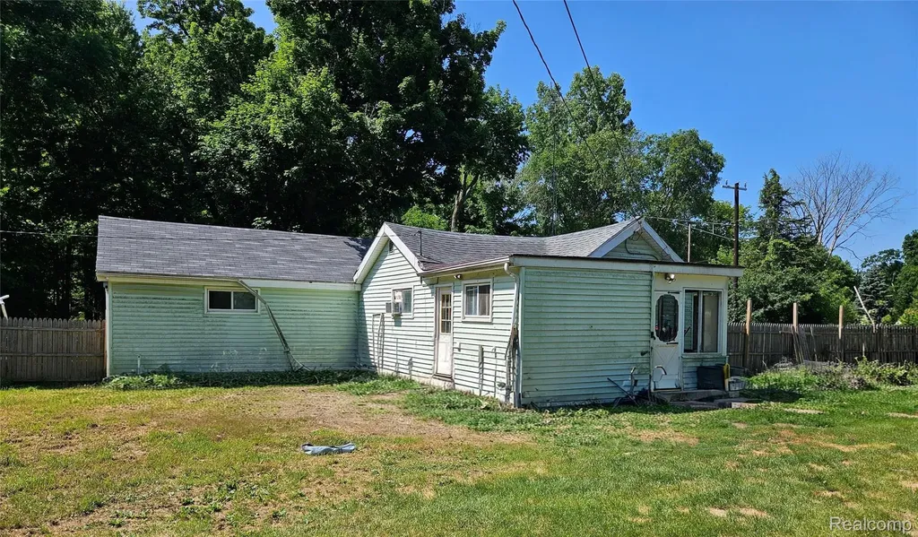 6406 12th Street Otter Lake Village MI 48464