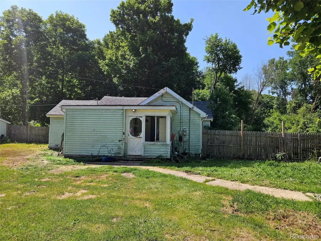 6406 12th Street Otter Lake Village MI 48464