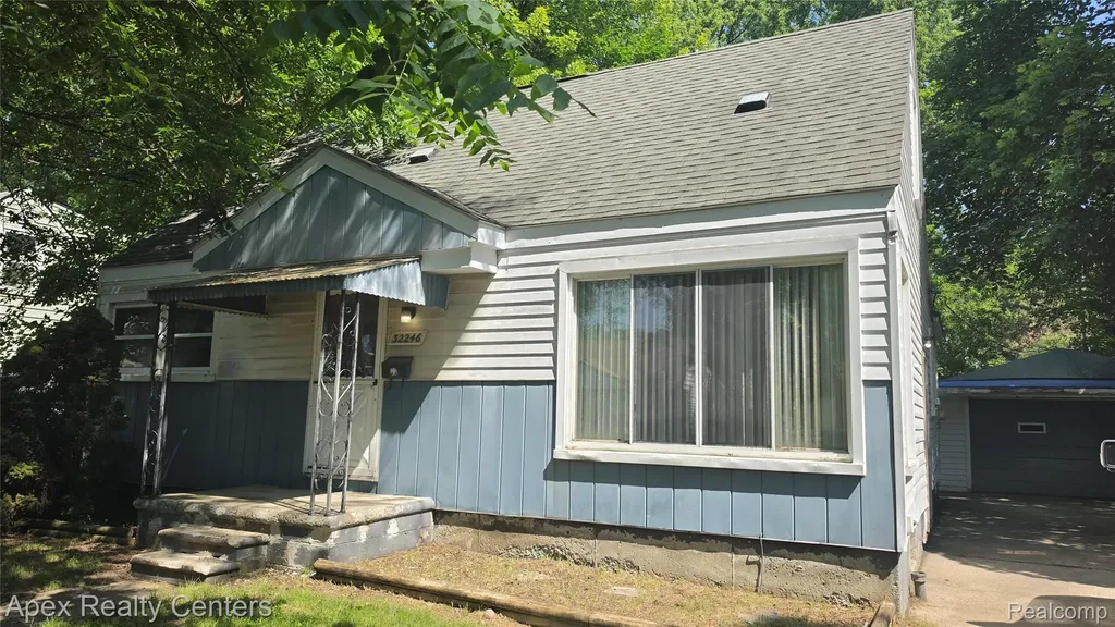 32246 Rosslyn Avenue Garden City City MI 48135