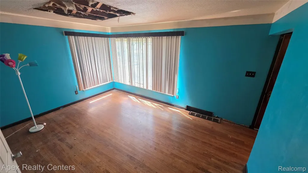 32246 Rosslyn Avenue Garden City City MI 48135