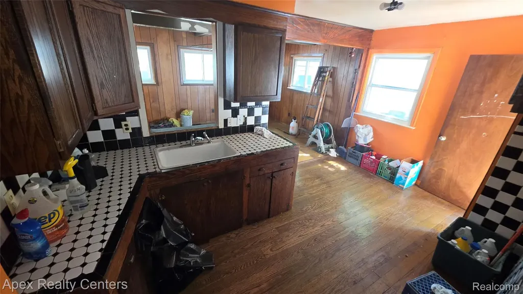 32246 Rosslyn Avenue Garden City City MI 48135