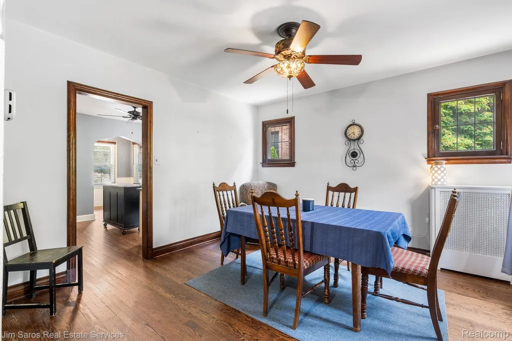 1421 Yorkshire Road Grosse Pointe Park City MI 48230