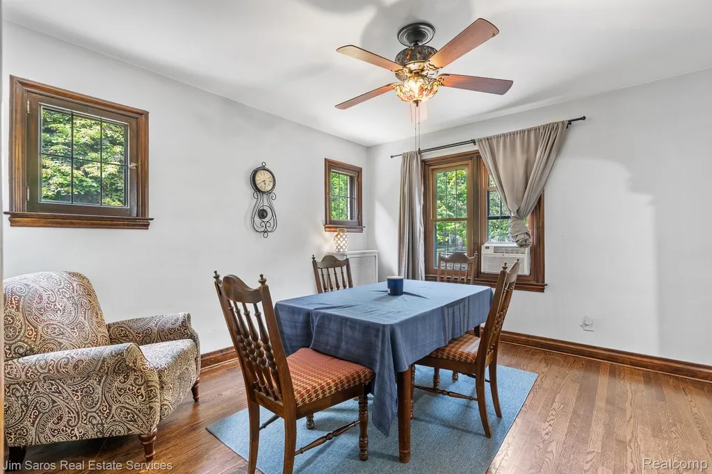 1421 Yorkshire Road Grosse Pointe Park City MI 48230