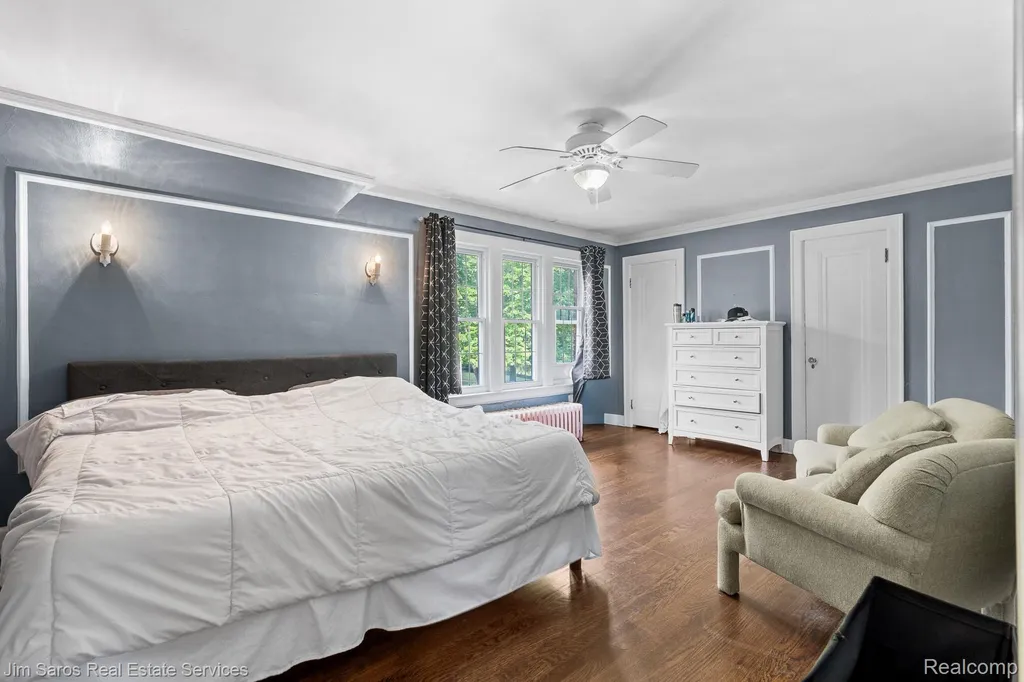 1421 Yorkshire Road Grosse Pointe Park City MI 48230