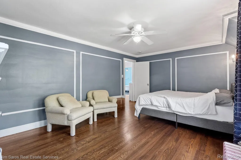 1421 Yorkshire Road Grosse Pointe Park City MI 48230