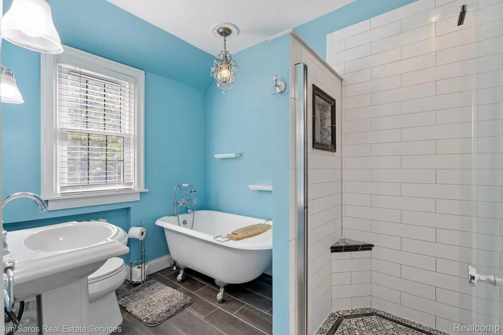 1421 Yorkshire Road Grosse Pointe Park City MI 48230