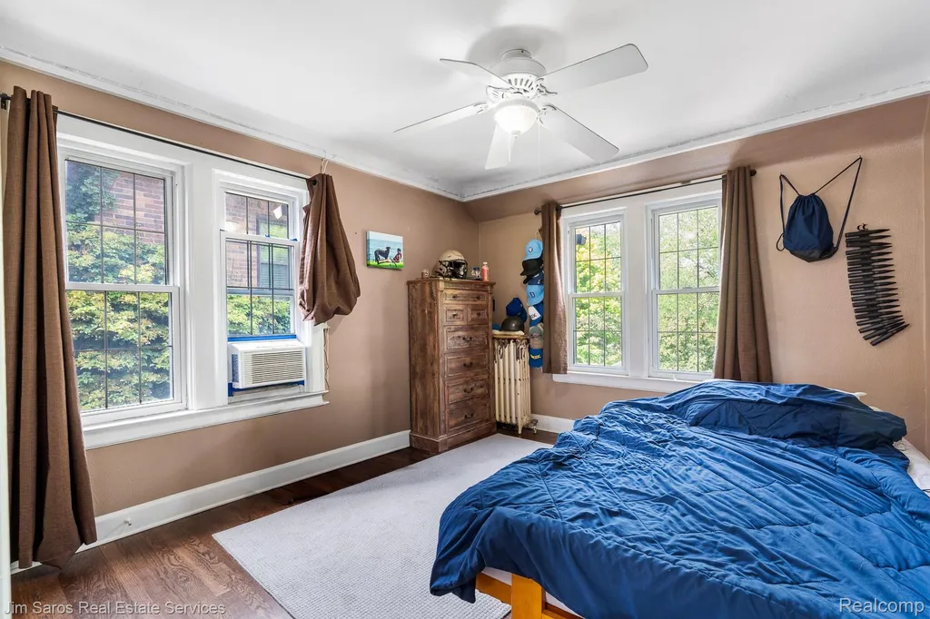 1421 Yorkshire Road Grosse Pointe Park City MI 48230
