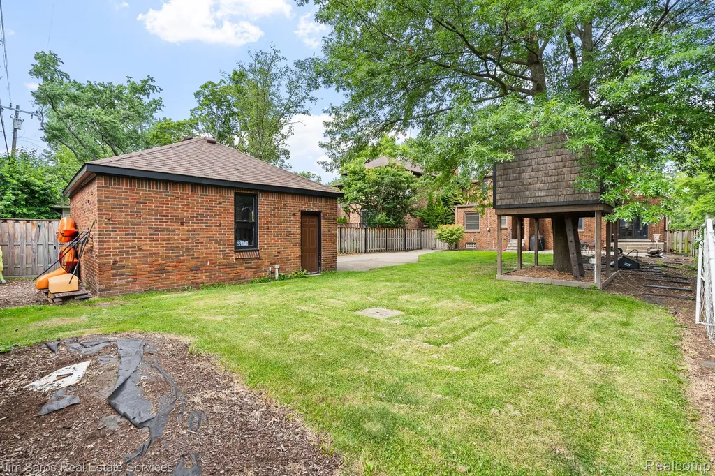 1421 Yorkshire Road Grosse Pointe Park City MI 48230
