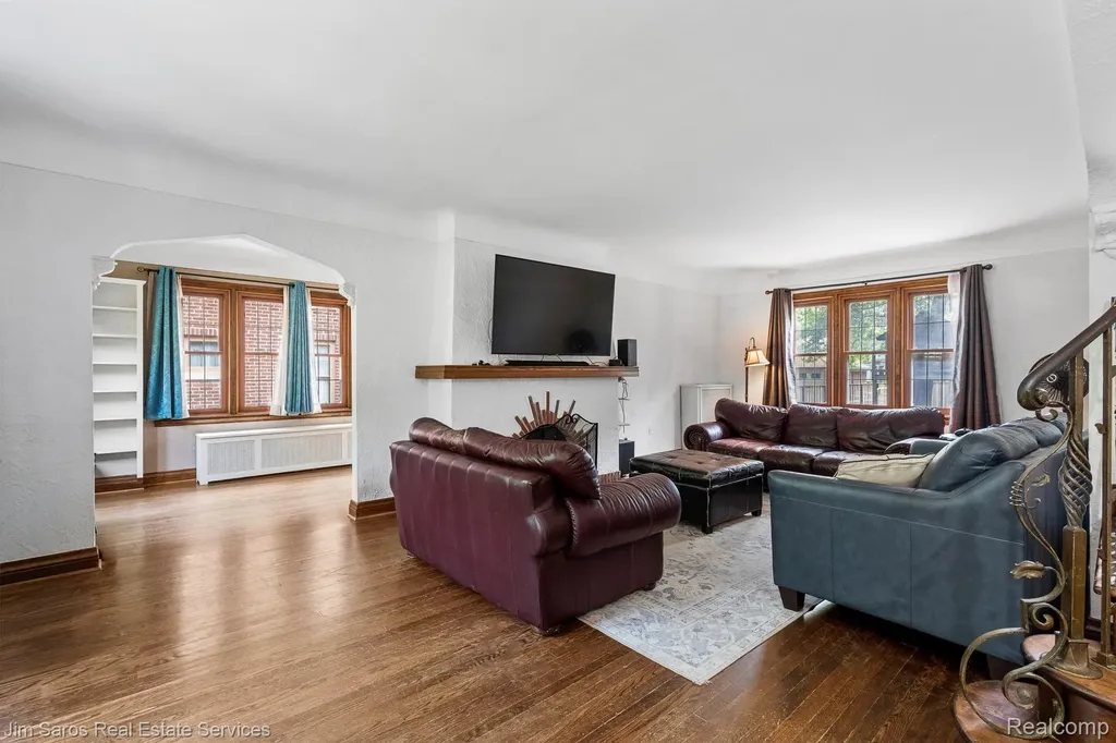 1421 Yorkshire Road Grosse Pointe Park City MI 48230