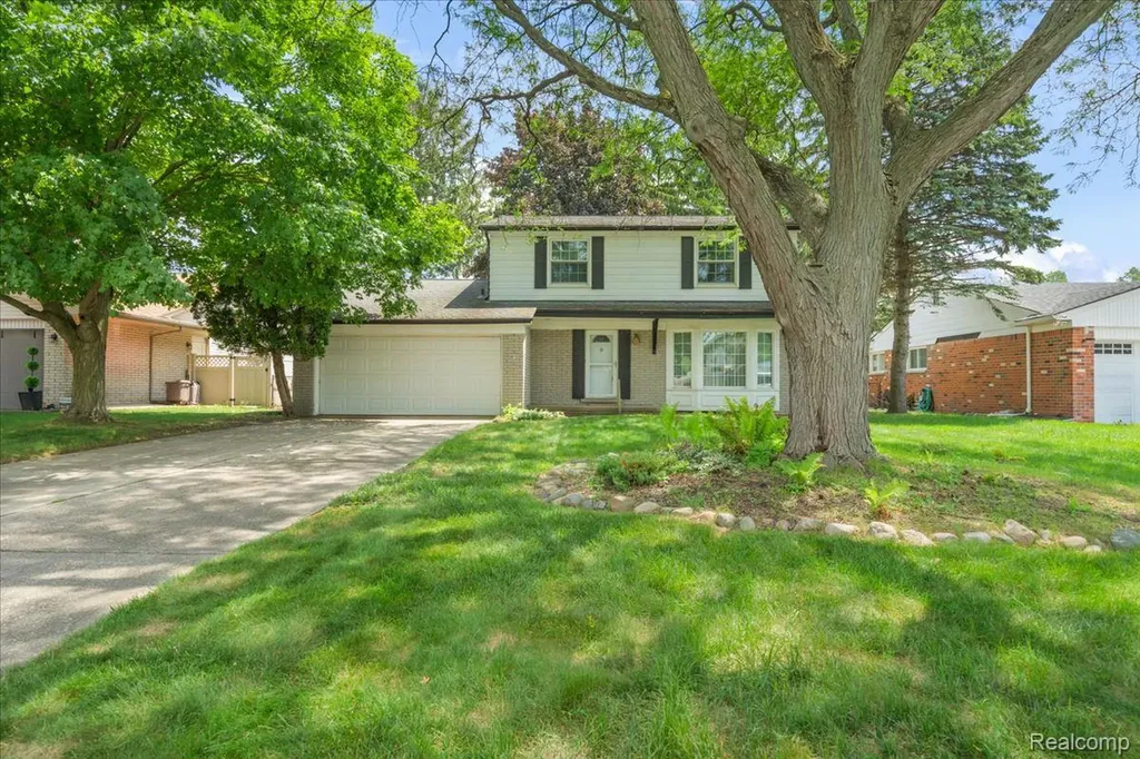 23370 Brandywynne Street Southfield City MI 48033