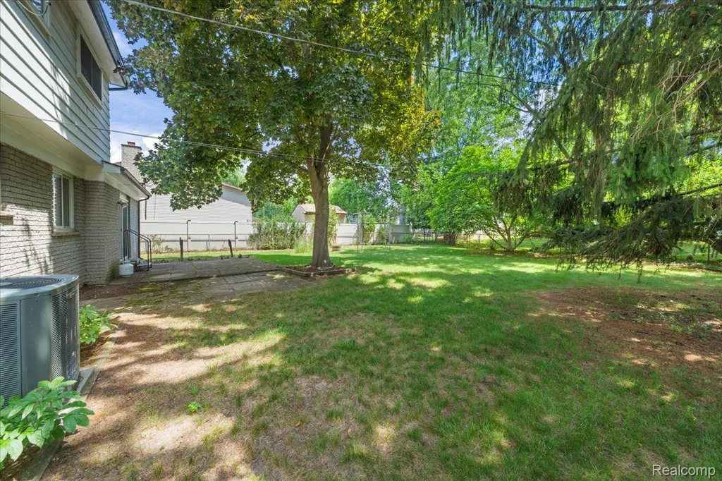 23370 Brandywynne Street Southfield City MI 48033