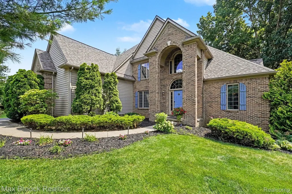 9843 Oak Valley Drive Springfield Charter Township MI 48348