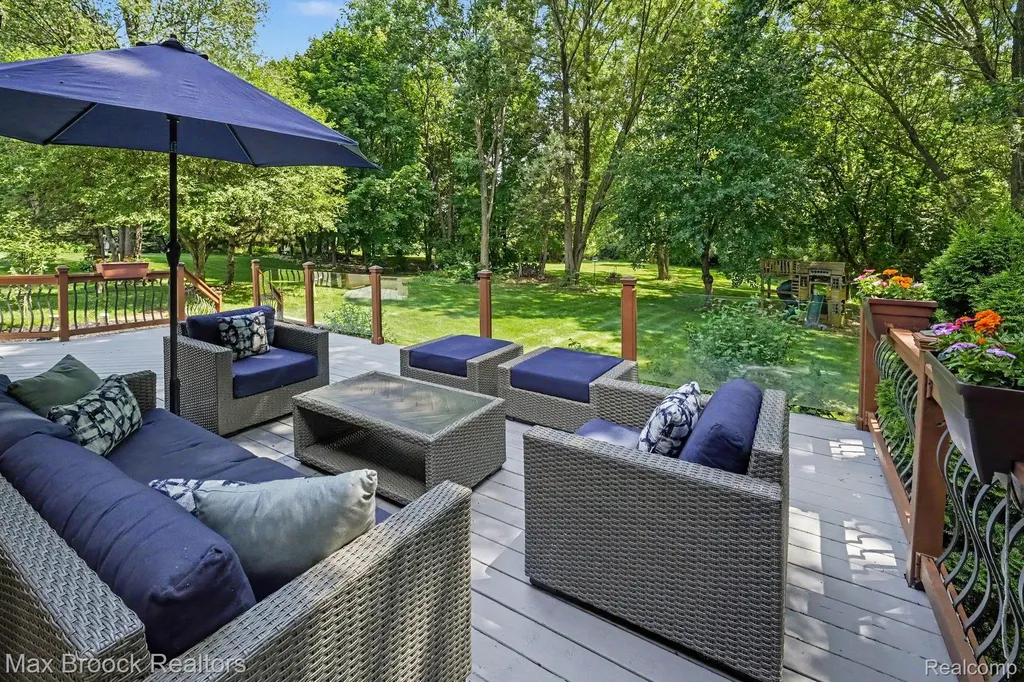 9843 Oak Valley Drive Springfield Charter Township MI 48348