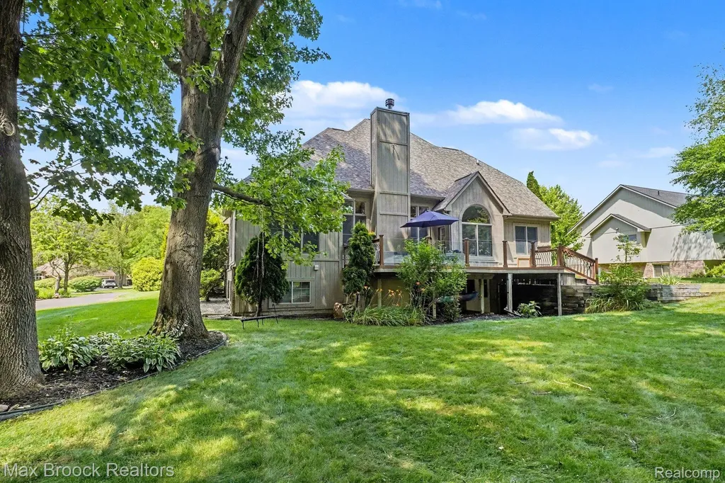 9843 Oak Valley Drive Springfield Charter Township MI 48348