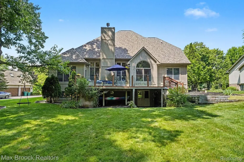9843 Oak Valley Drive Springfield Charter Township MI 48348