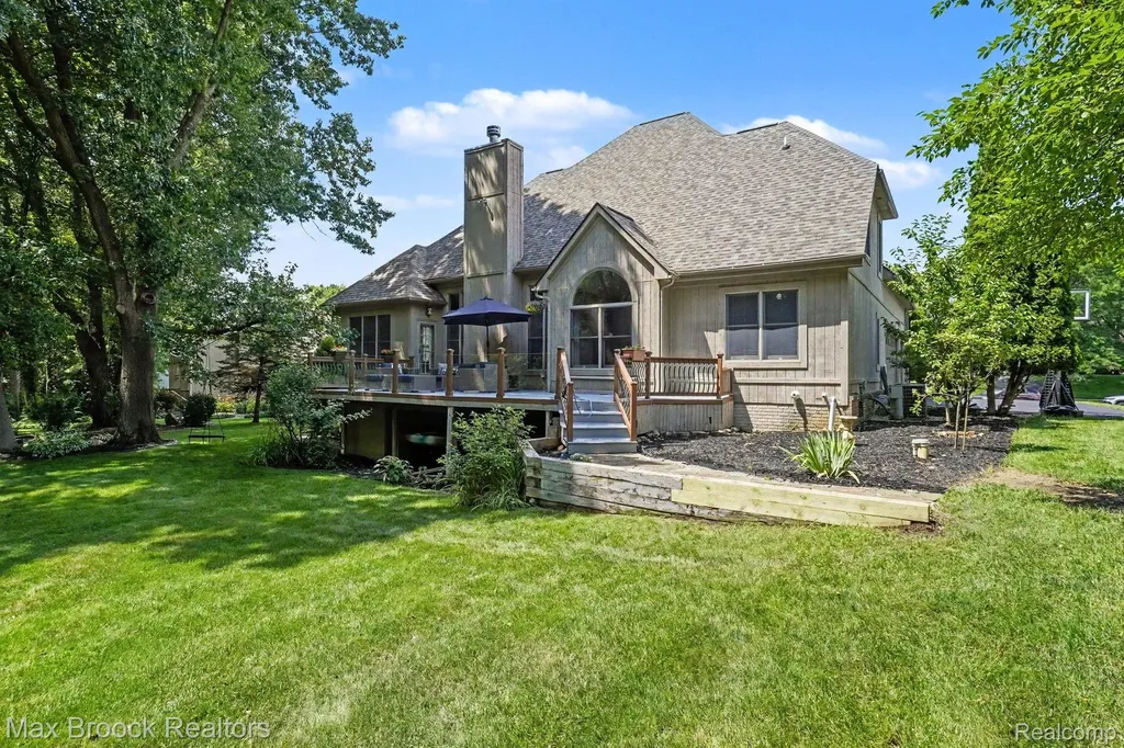 9843 Oak Valley Drive Springfield Charter Township MI 48348