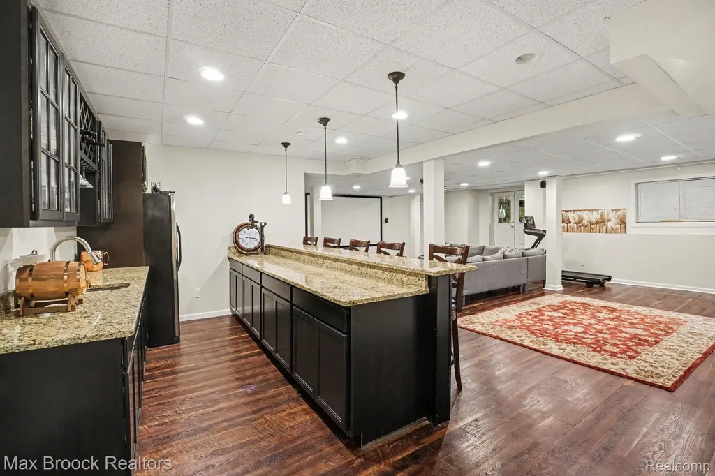 9843 Oak Valley Drive Springfield Charter Township MI 48348