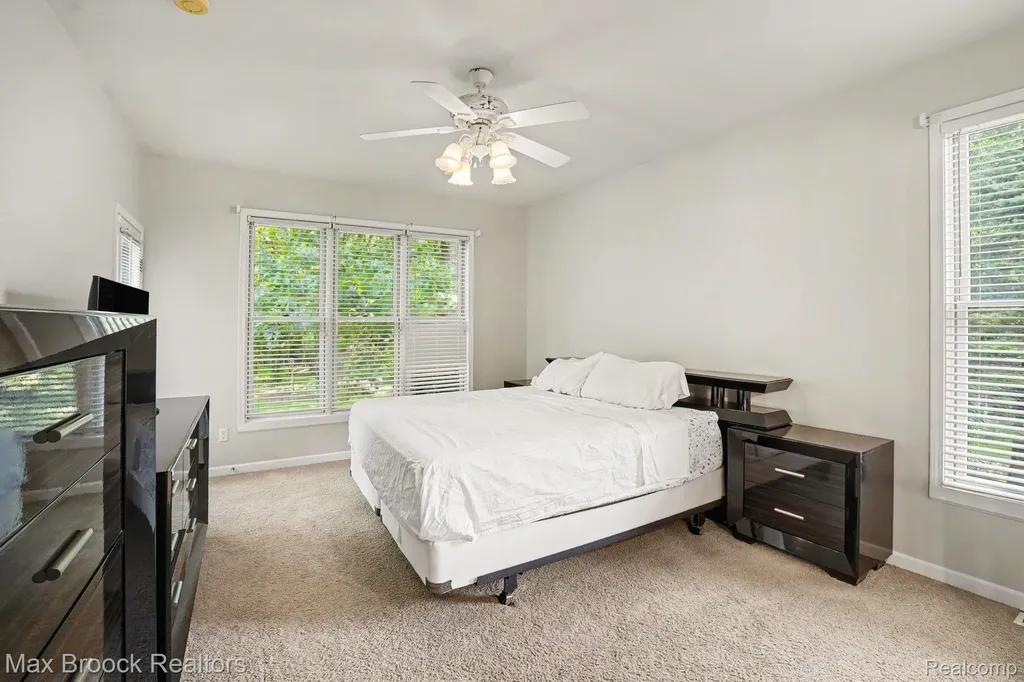 9843 Oak Valley Drive Springfield Charter Township MI 48348