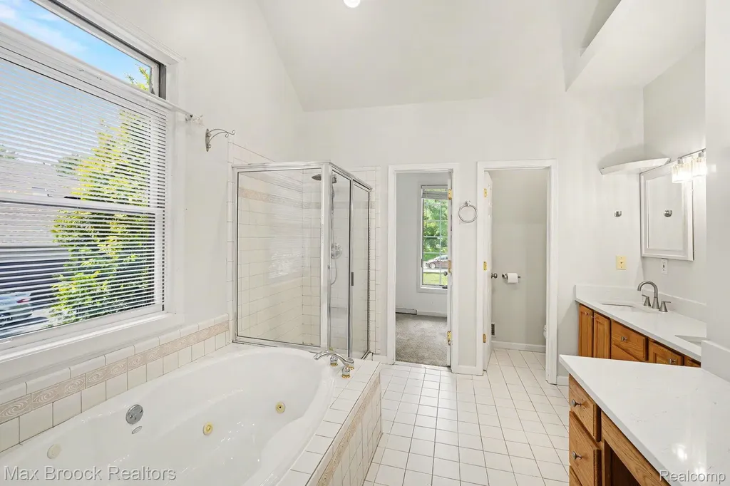 9843 Oak Valley Drive Springfield Charter Township MI 48348