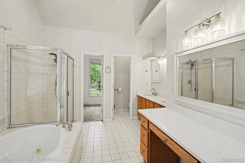 9843 Oak Valley Drive Springfield Charter Township MI 48348