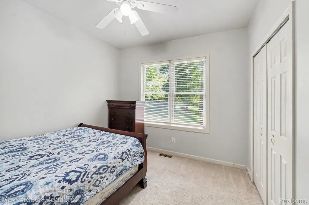 9843 Oak Valley Drive Springfield Charter Township MI 48348