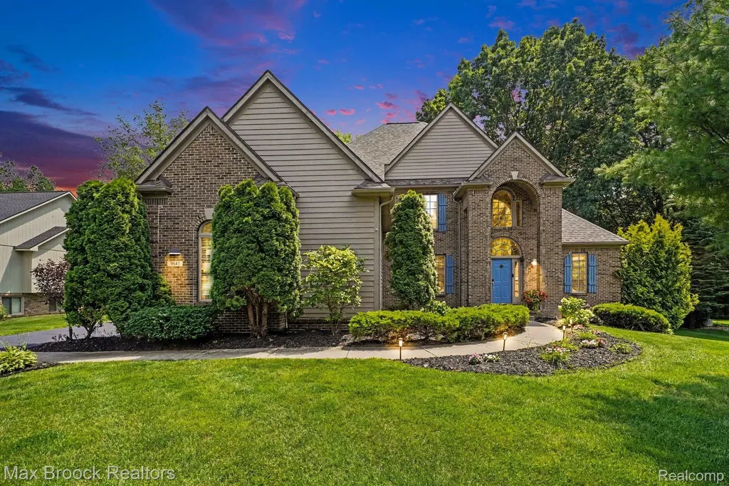 9843 Oak Valley Drive Springfield Charter Township MI 48348