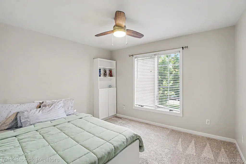 9843 Oak Valley Drive Springfield Charter Township MI 48348