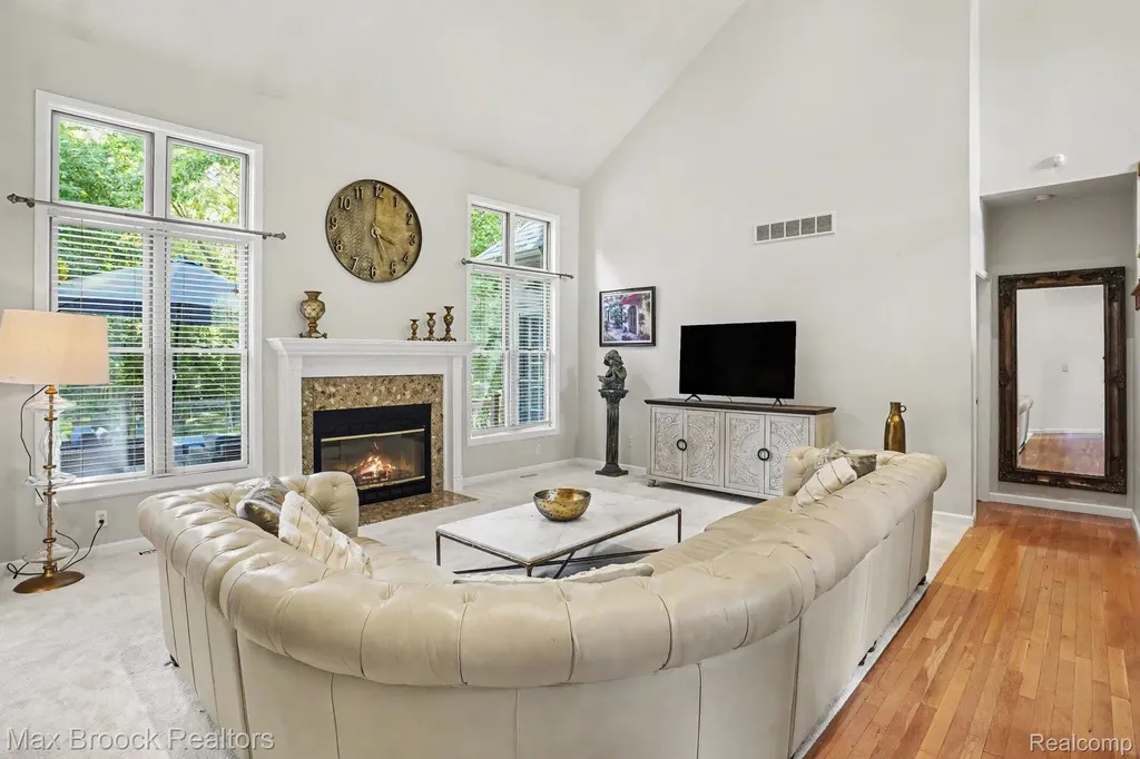 9843 Oak Valley Drive Springfield Charter Township MI 48348