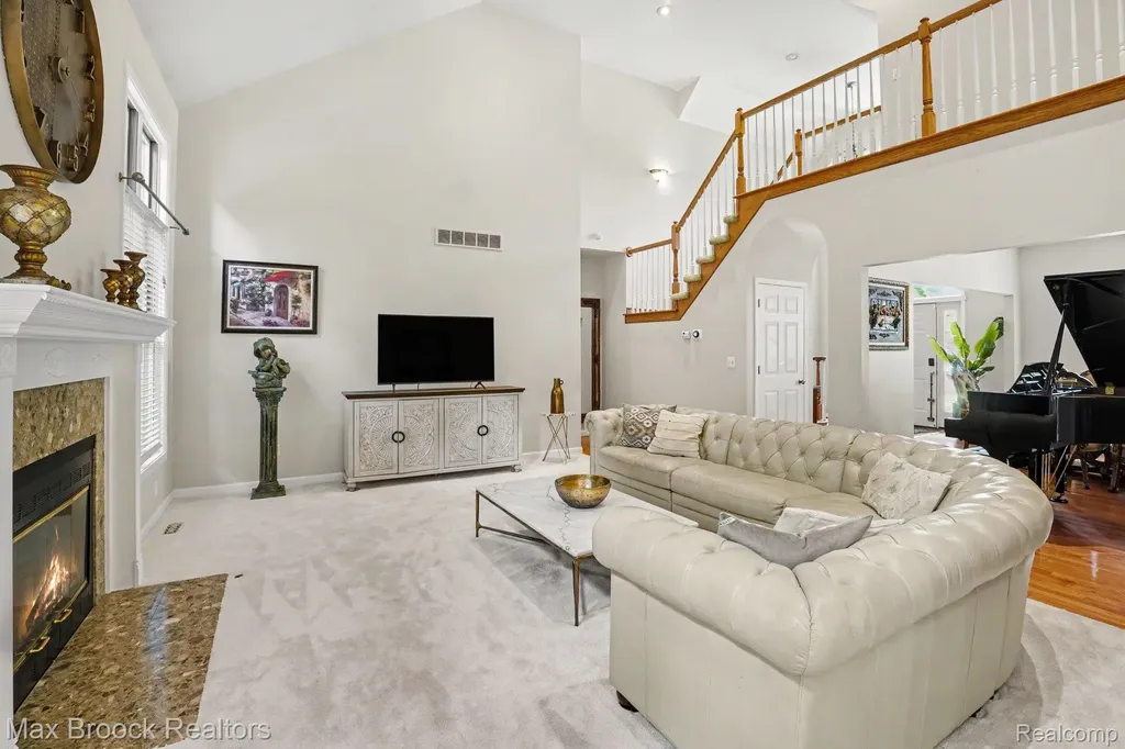 9843 Oak Valley Drive Springfield Charter Township MI 48348