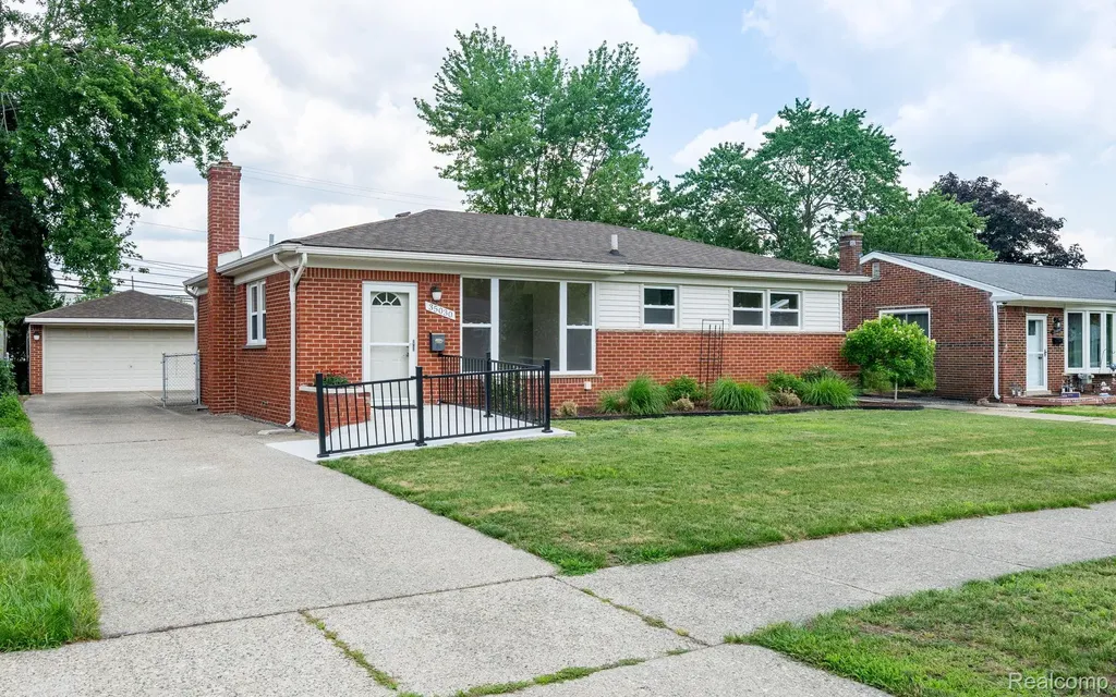 35030 S Elmira Street N Livonia City MI 48150