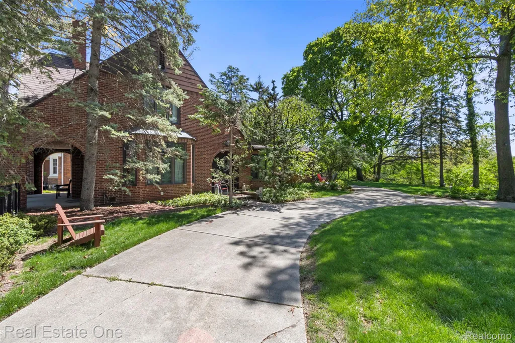 939 S Highland Street Dearborn City MI 48124