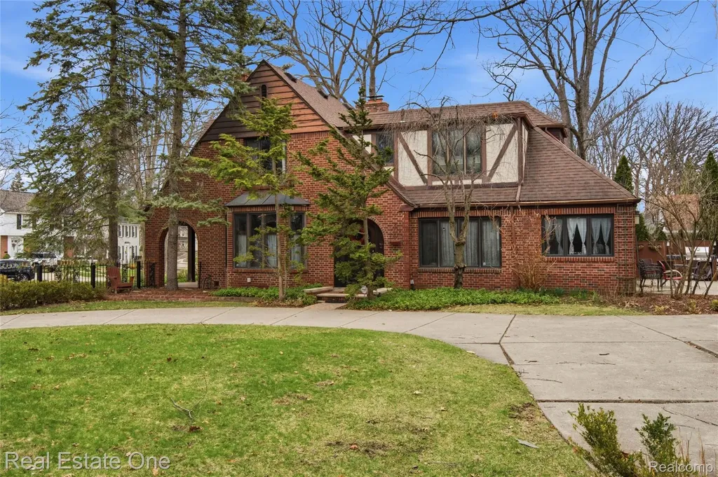 939 S Highland Street Dearborn City MI 48124