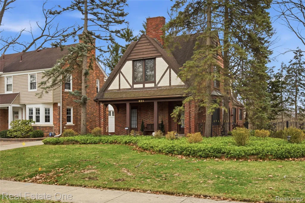 939 S Highland Street Dearborn City MI 48124