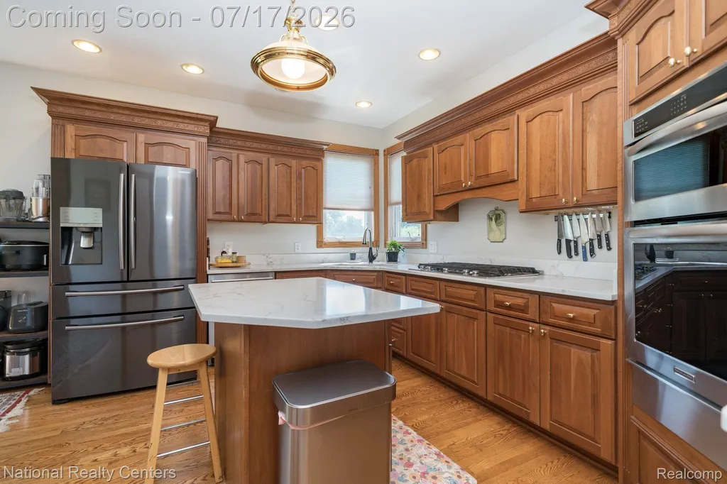 1021 Valleyview Drive Orion Charter Township MI 48348