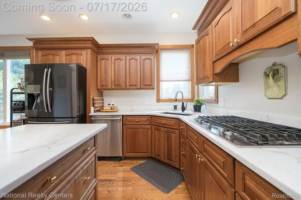 1021 Valleyview Drive Orion Charter Township MI 48348