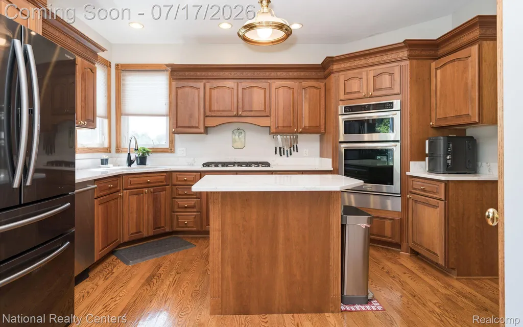 1021 Valleyview Drive Orion Charter Township MI 48348