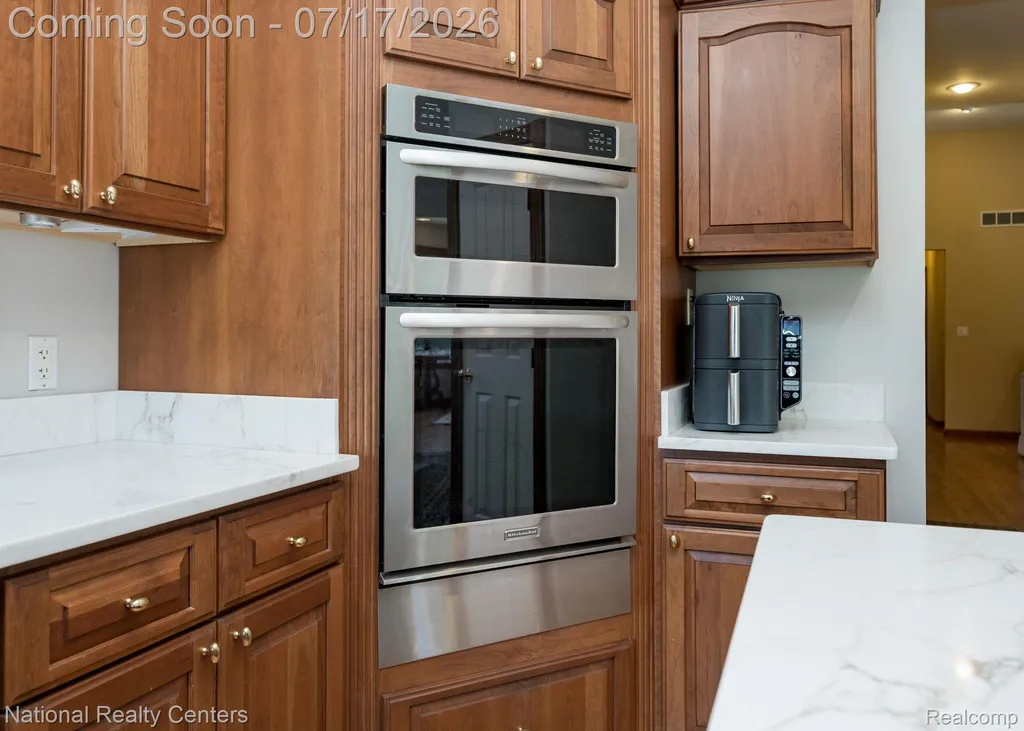 1021 Valleyview Drive Orion Charter Township MI 48348