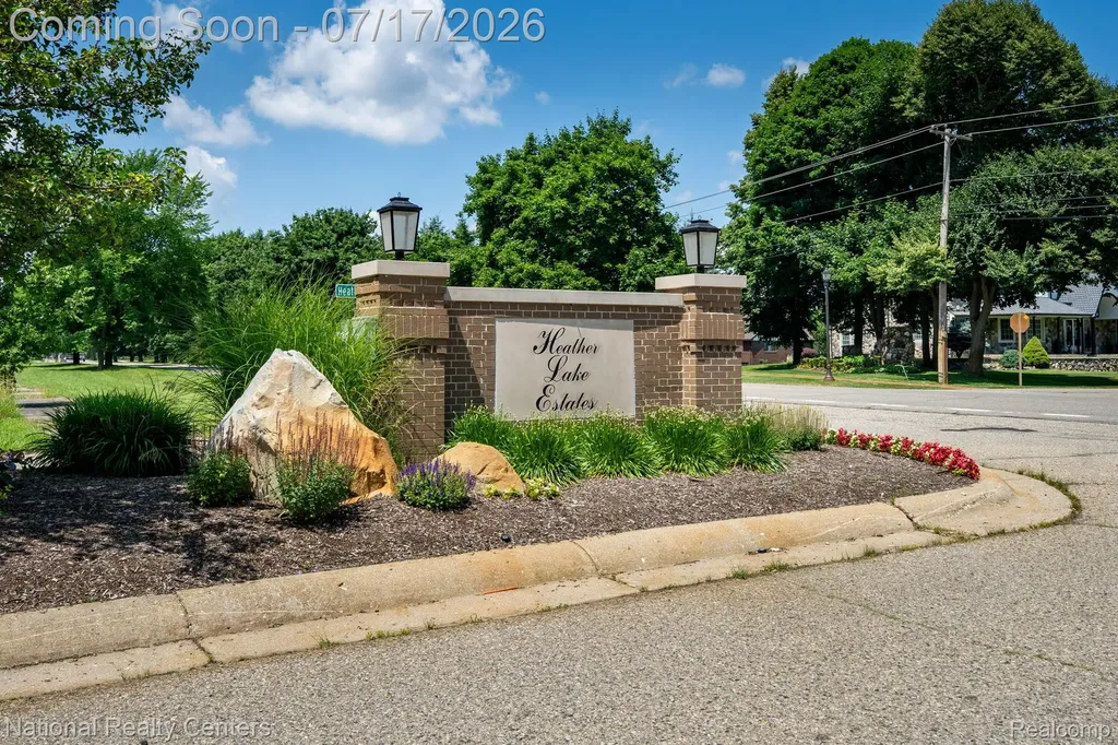 1021 Valleyview Drive Orion Charter Township MI 48348