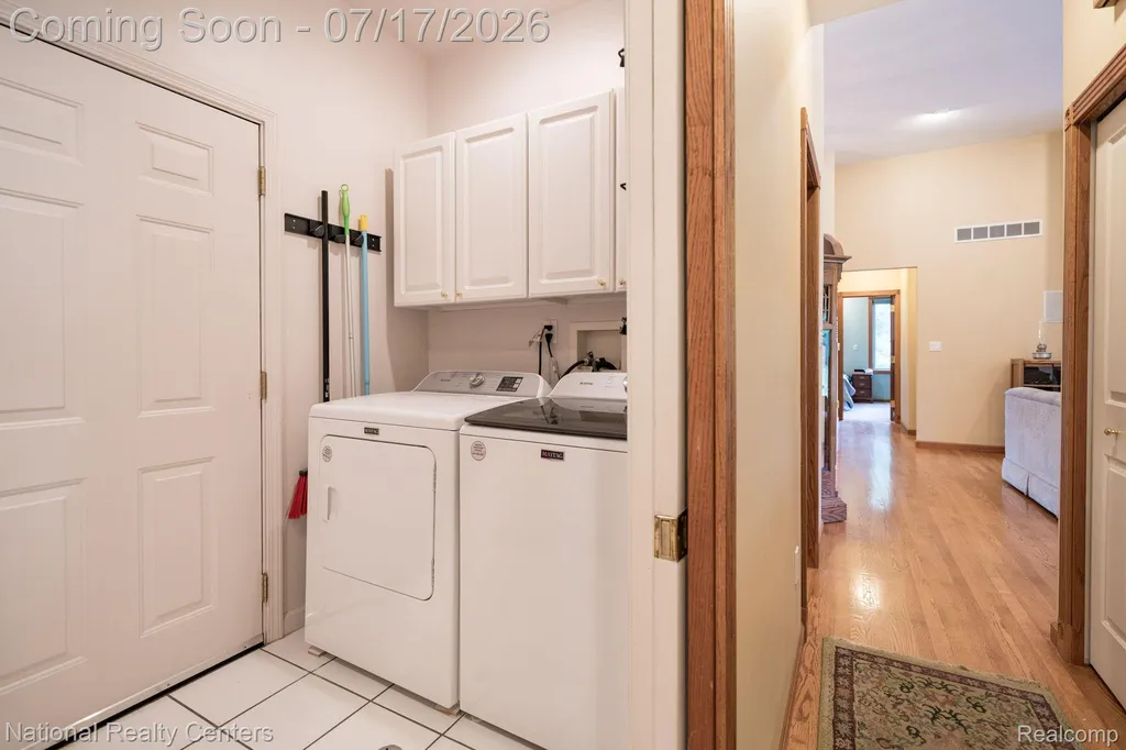 1021 Valleyview Drive Orion Charter Township MI 48348