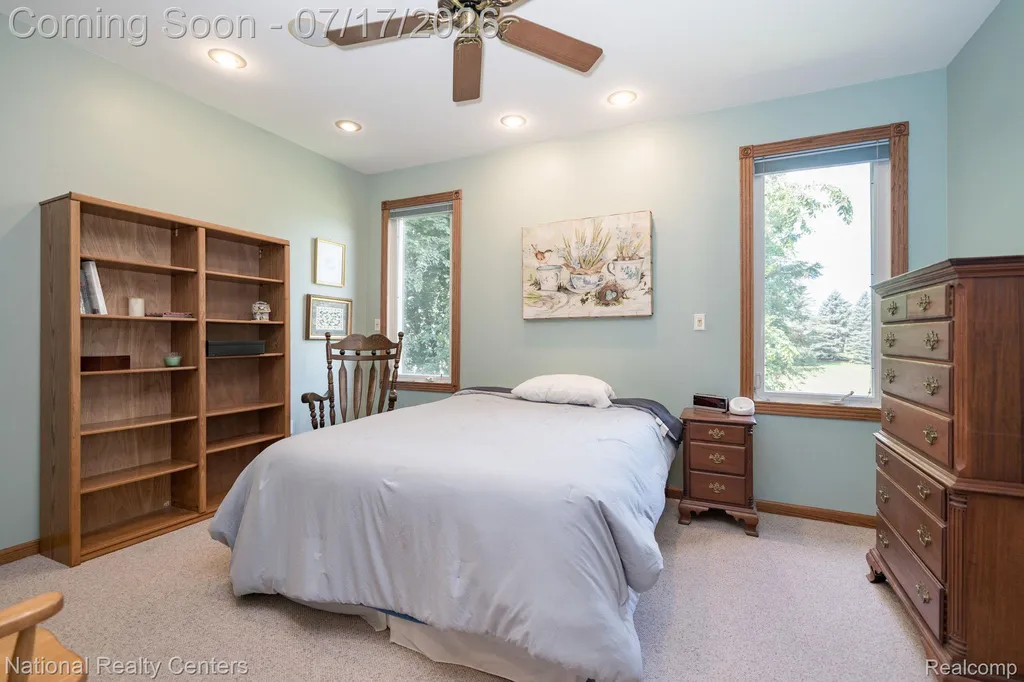 1021 Valleyview Drive Orion Charter Township MI 48348