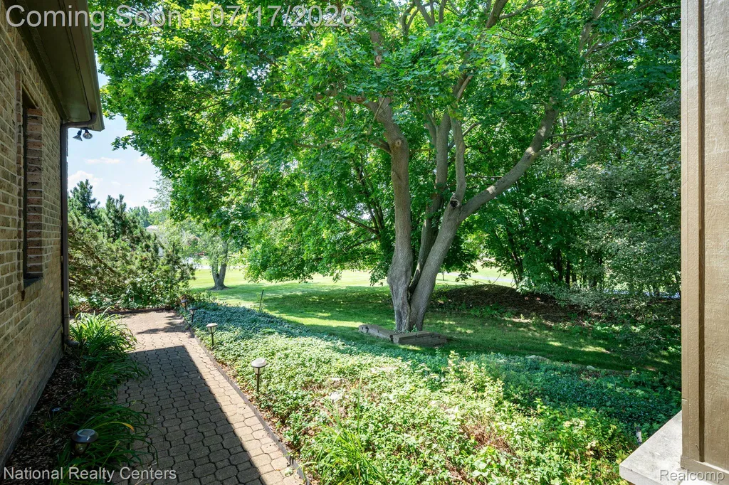 1021 Valleyview Drive Orion Charter Township MI 48348