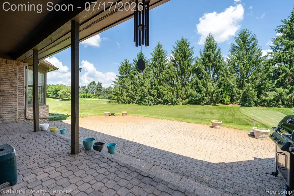1021 Valleyview Drive Orion Charter Township MI 48348