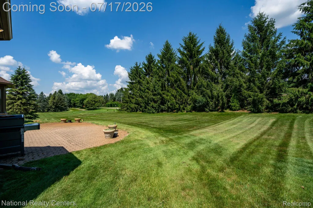 1021 Valleyview Drive Orion Charter Township MI 48348