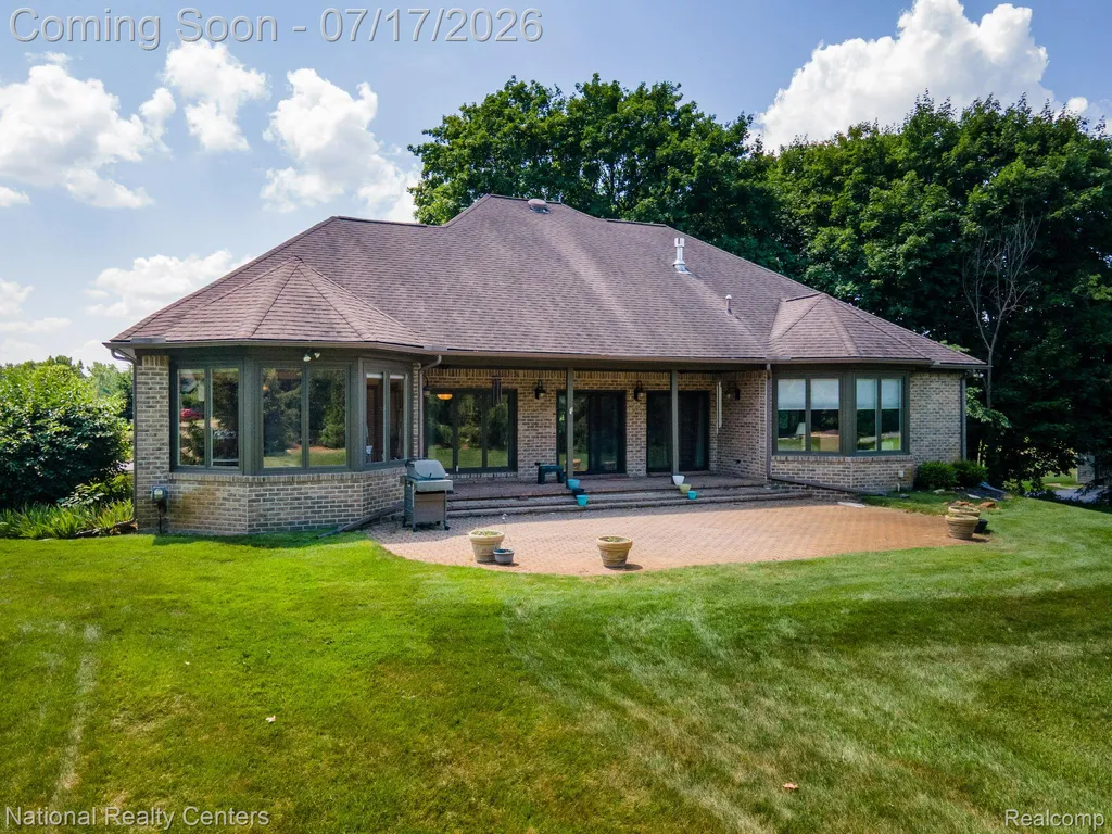 1021 Valleyview Drive Orion Charter Township MI 48348